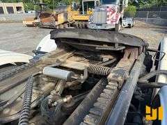 2013 KENWORTH T800 TANDEM AXLE DAY CAB TRUCK TRACTOR VIN: 1XKDD40X4DJ349709