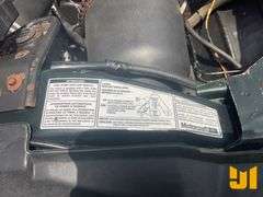 2002 FORD F-350 SINGLE AXLE REGULAR CAB 4X4 FLATBED TRUCK VIN: 1FTSF31L72EB25214