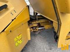 2011 CATERPILLAR CB64 TANDEM VIBRATORY ROLLER SN: DJM00225