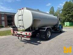 2001 FREIGHTLINER FL70 S/A FUEL & LUBE TRUCK VIN: 1FVABTAK81HG95533