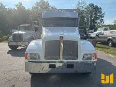2006 KENWORTH T300 SINGLE AXLE DUMP TRUCK VIN: 2NKMHD6H86M155193