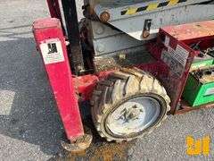 2015 MEC 3259ET 32’ SCISSOR LIFT SN: 13100321