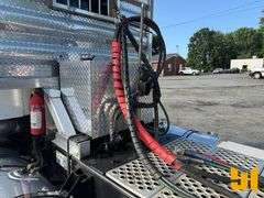 2013 KENWORTH T800 TANDEM AXLE DAY CAB TRUCK TRACTOR VIN: 1XKDD40X4DJ349709