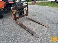 2013 JLG G9-43A 9000 LB TELESCOPIC FORKLIFT SN: 0160052203