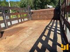 2011 FORD F-650 SINGLE AXLE REGULAR CAB STAKE BED TRUCK VIN: 3FRWF6FC8BV589342
