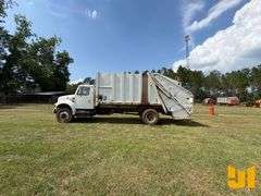 2001 INTERNATIONAL 4700 S/A REAR LOAD RESIDENTIAL COLLECTION TRUCK VIN: 1HTSCAAN51H213578