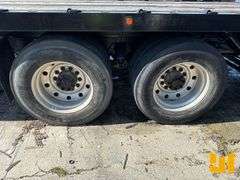 2015 PETERBILT 348 TANDEM AXLE REGULAR CAB FLATBED TRUCK VIN: 2NP3LJ0X8FM278365