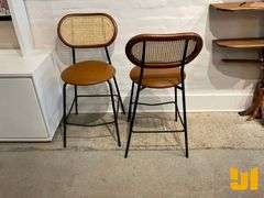 BAR STOOL