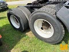 2005 FREIGHTLINER M2 TANDEM AXLE DAY CAB TRUCK TRACTOR VIN: 1FUJC5CV95HN85582