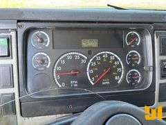 2001 FREIGHTLINER FL70 S/A FUEL & LUBE TRUCK VIN: 1FVABTAK81HG95533