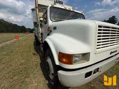 2001 INTERNATIONAL 4700 S/A REAR LOAD RESIDENTIAL COLLECTION TRUCK VIN: 1HTSCAAN51H213578