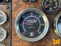 1999 KENWORTH T800 SINGLE AXLE ROLLBACK TRUCK VIN: 1NKDHT7X5XJ796956