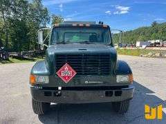 1996 INTERNATIONAL 4900 S FUEL & LUBE TRUCK VIN: 1HTSDAAN2TH314514