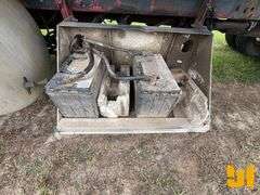 PETERBILT H400 TANDEM AXLE DUMP TRUCK VIN: 1XPCDB90NN315340