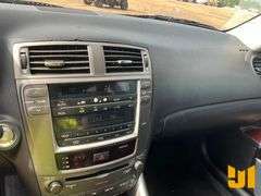 2008 LEXUS IS VIN: JTHCK262085027451 2WD