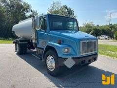 2001 FREIGHTLINER FL70 S/A FUEL & LUBE TRUCK VIN: 1FVABTAK81HG95533