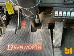 1999 KENWORTH T800 SINGLE AXLE ROLLBACK TRUCK VIN: 1NKDHT7X5XJ796956