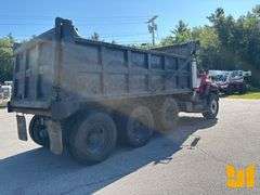 2005 INTERNATIONAL 7600 TRI-AXLE DUMP TRUCK VIN: 1HTWYSBT25J036010