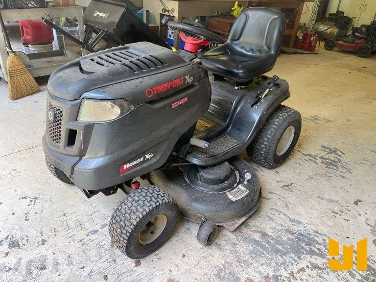 2011 TROY-BILT XP RIDING MOWER SN: 1D201B70365