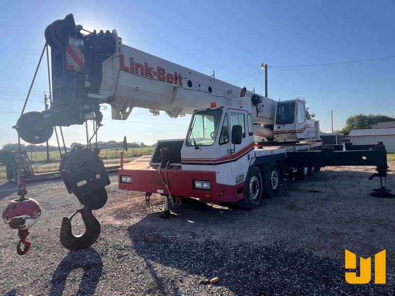 2011 LINK-BELT HTC-3140 VIN: 1F9J8K129BL028179 TRUCK CRANE
