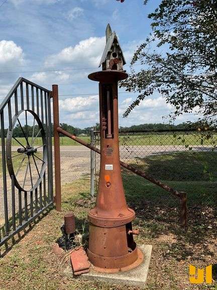 FRY VISIBLE GAS PUMP SN: 12548 ***HAVE SCREEN BUT NO