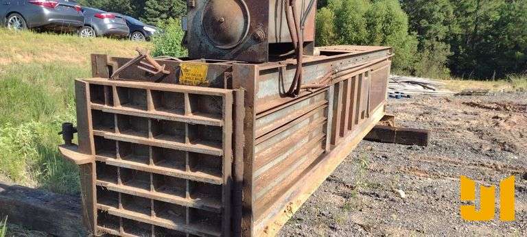 HYDRAULIC COMPACTOR
