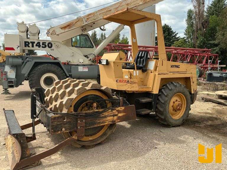 HYPAC C822A SINGLE DRUM VIBRATORY ROLLER SN: A214C1590T