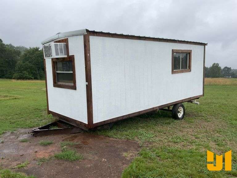 20’6”L X 8’6”W LIVING QUARTERS