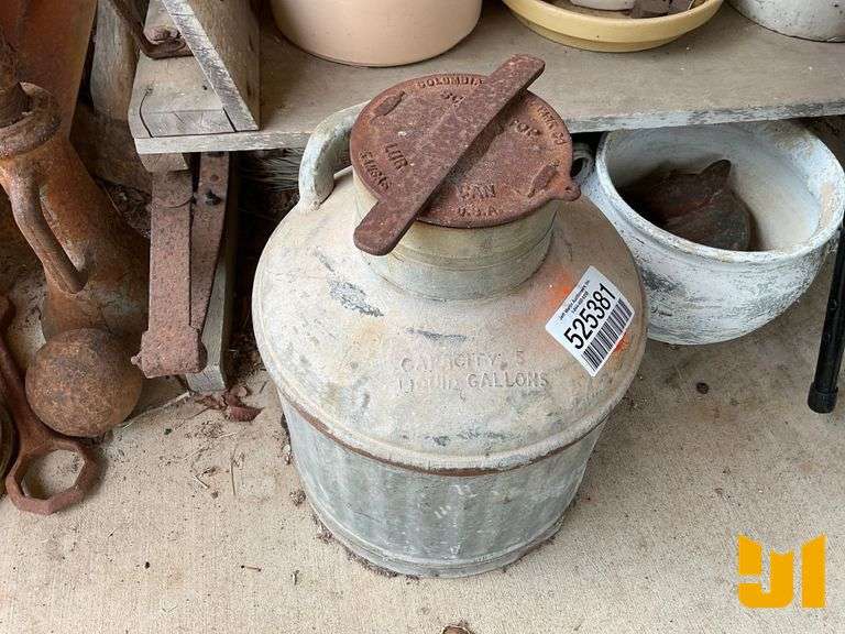 COLUMBIAN STEEL TANK CO. 5 GAL LUBE CAN