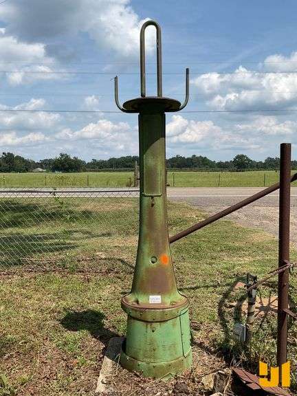 GUARANTEE LIQUID MEASURE CO. GAS PUMP SN: 82130, ***HAVE SCREEN