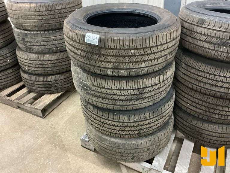 SET OF (4) GOODYEAR 255/60R18 TIRES, GOOD TAKEOFFS, *** GOVERNMENT