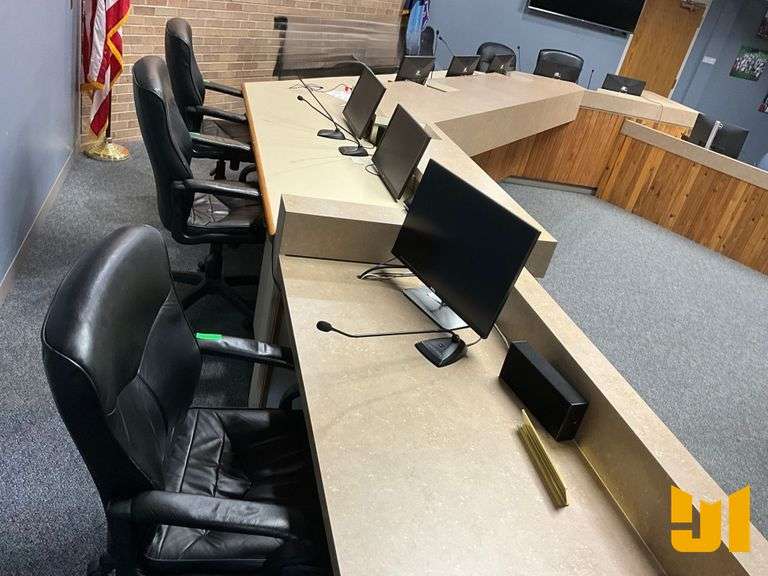 (7) OFFICE CHAIRS, ***FURNITURE ONLY, SMALL ITEMS NOT INCLUDED, INCLUDES GREEN STICKERED ITEMS***
