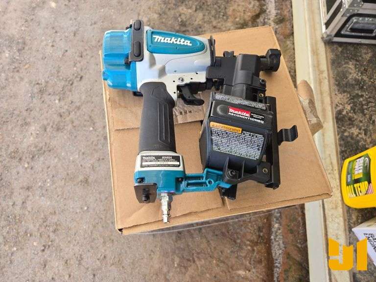 MAKITA AN454 ROOFING NAILER