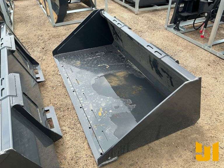 UNUSED 2025 WOLVERINE TDB-11-66W 68 INCH SMOOTH BUCKET SN: ZW-00507
