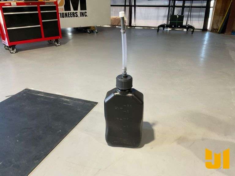 VP RACING 5.5 GAL FUEL JUG