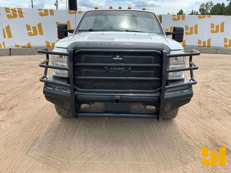 2016 FORD F250XL SD SINGLE AXLE CREW CAB 4X4 FLATBED TRUCK VIN: 1FT7W2B67GEA39403