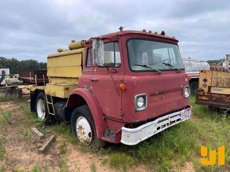 CARGOSTAR 1710B S/A AIR COMPRESSOR TRUCK VIN: D1022FCA13589