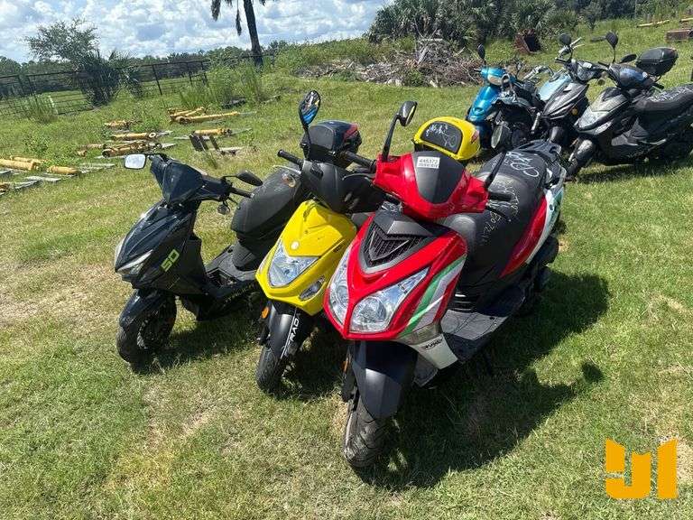 SCOOTER QTY (3),MOTORCYCLE QTY (1)