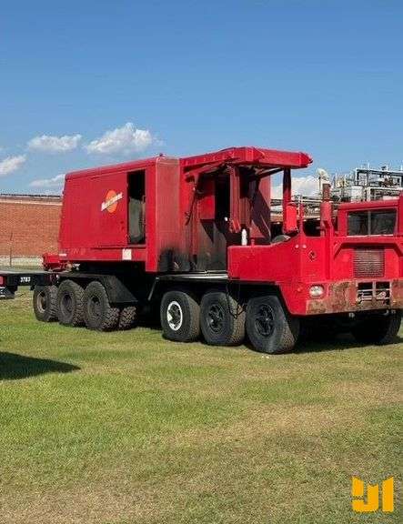 VIN: 11052 TRUCK CRANE