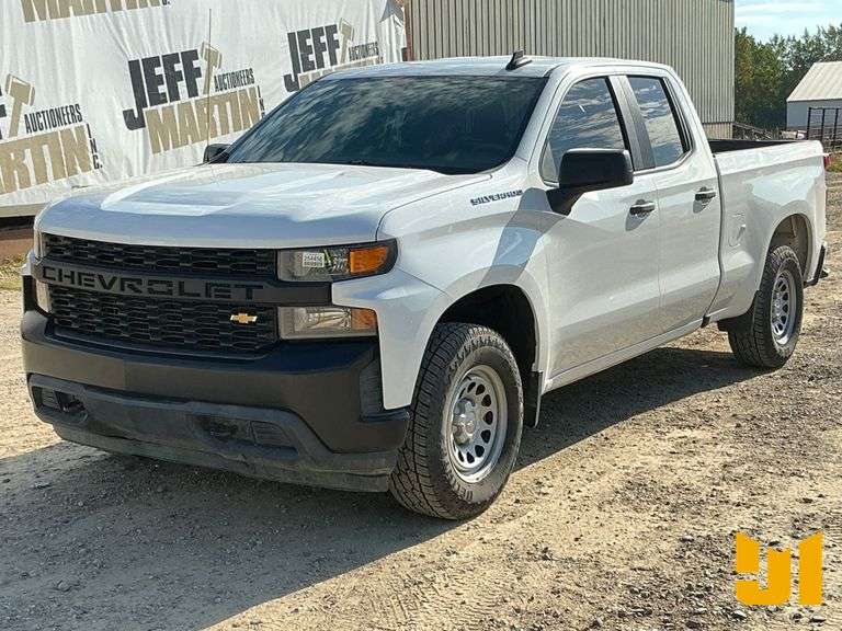 2020 CHEVROLET SILVERADO WT DOUBLE CAB 4X4 PICKUP VIN: 1GCRYAEFXLZ198444