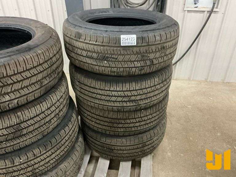 SET OF (4) GOODYEAR 255/60R18 TIRES, GOOD TAKEOFFS, *** GOVERNMENT