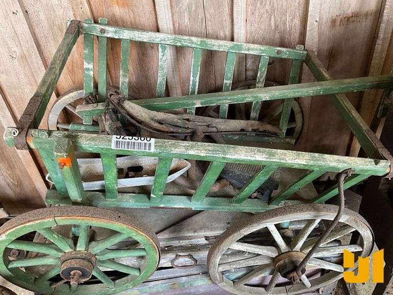WOODEN WAGON