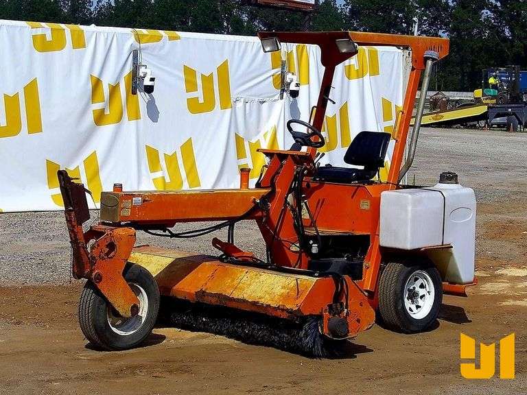 LAYMOR 8HC SWEEPER SN: 28474-005