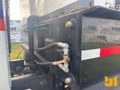 2010 INTERNATIONAL 7400 SBA T/A FUEL & LUBE TRUCK VIN: 1HTWGAAT8AJ214575