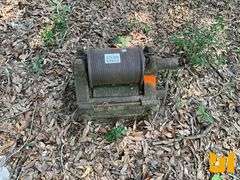 VINTAGE JOHN DEERE SINGLE BOTTOM PLOW & GEAR BOX