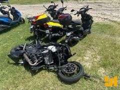 SCOOTER QTY (3),MOTORCYCLE QTY (1)