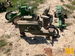 (5) VINTAGE JOHN DEERE PEDAL TRACTORS, ***MISSING PARTS***