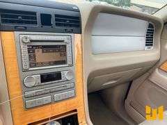 2007 LINCOLN NAVIGATOR VIN: 5LMFL27507LJ17609 2WD