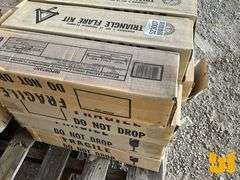 UNUSED TRIANGLE FLARE KITS