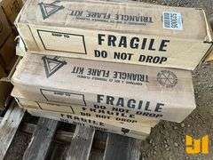 UNUSED TRIANGLE FLARE KITS